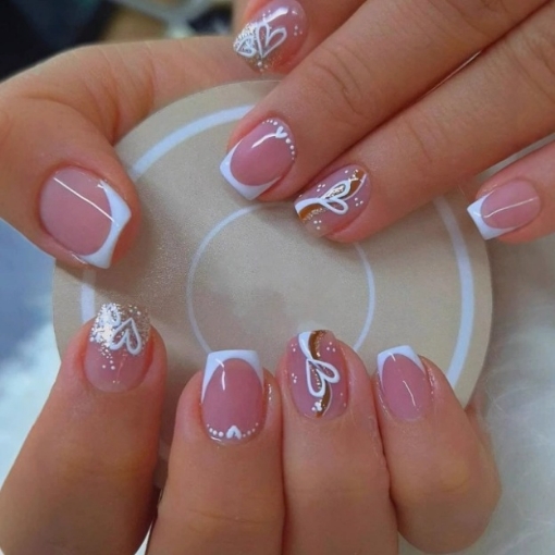 Picture of Short Square  French Tip Wearable Nails